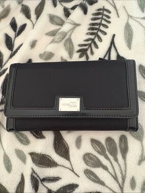 Nine & Co. Black Trifold Clutch Wallet with Silver Logo Plate